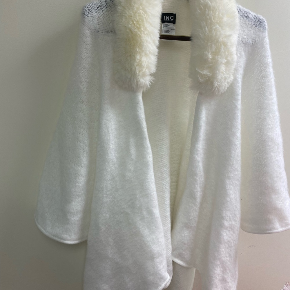 NWOT INC International Concepts Cream Open-Front Faux-Fur Collar Sweater Shrug